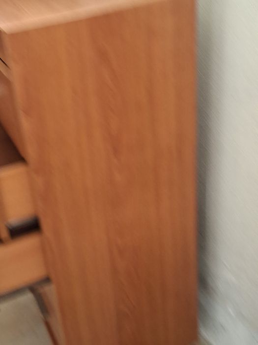 Movel de quarto camiseiro com 5 gavetass.