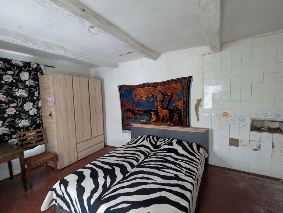 Продаж будинку не далеко від центру та річки смт. Володарка