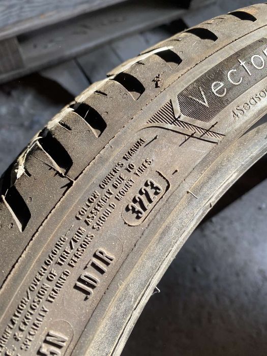 225.40.18 GoodYear 1шт БУ склад шины резина из Европы всесезон 40 R18