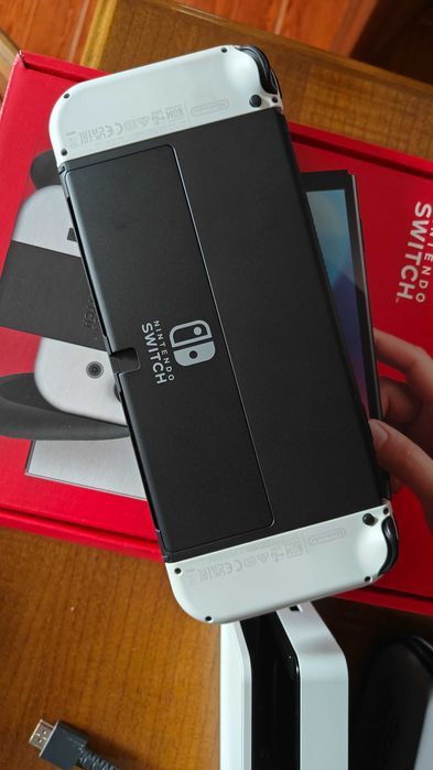 Nintendo Switch OLED, Branca c/caixa como nova
