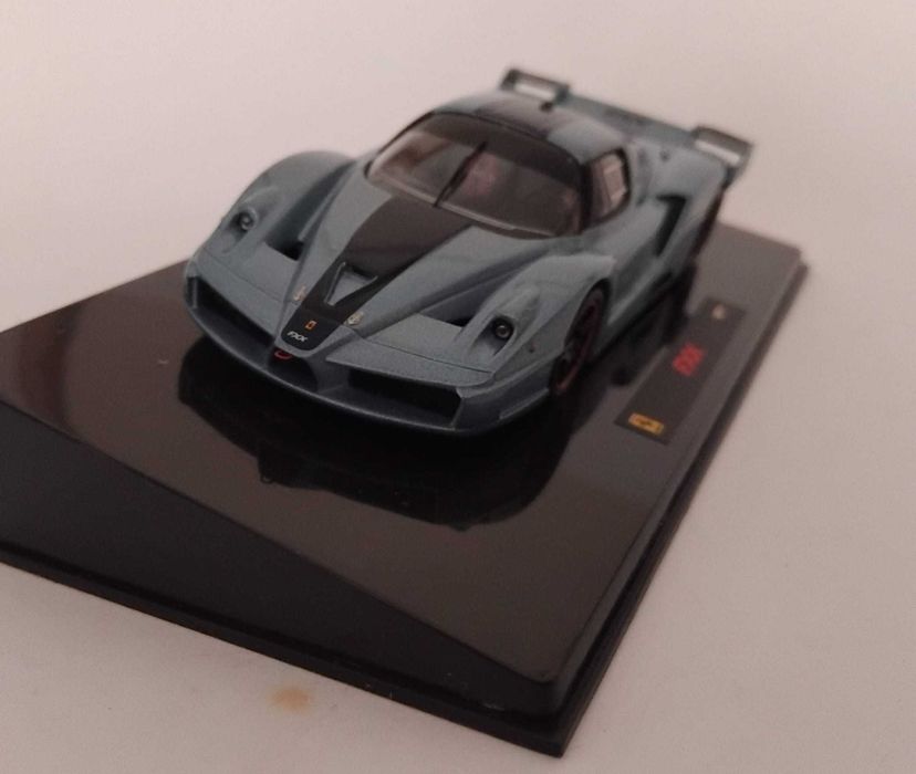 Ferrari FXX, 1-43. 45€.  Vendo miniatura da minha coleção. Na minha coleção desde 2013.