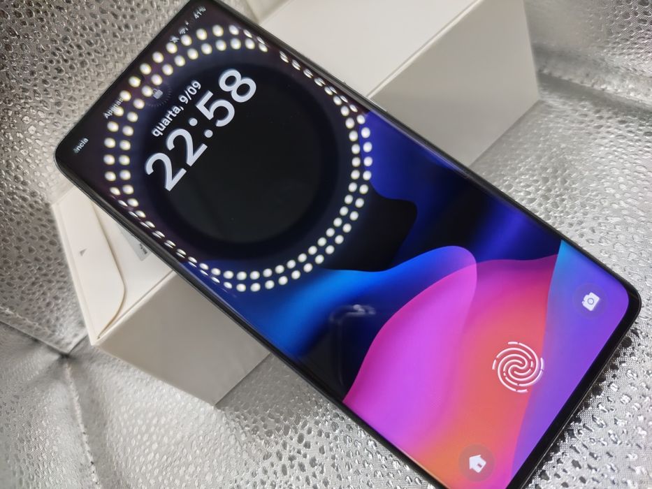 OPPO Reno 10 5G como novo