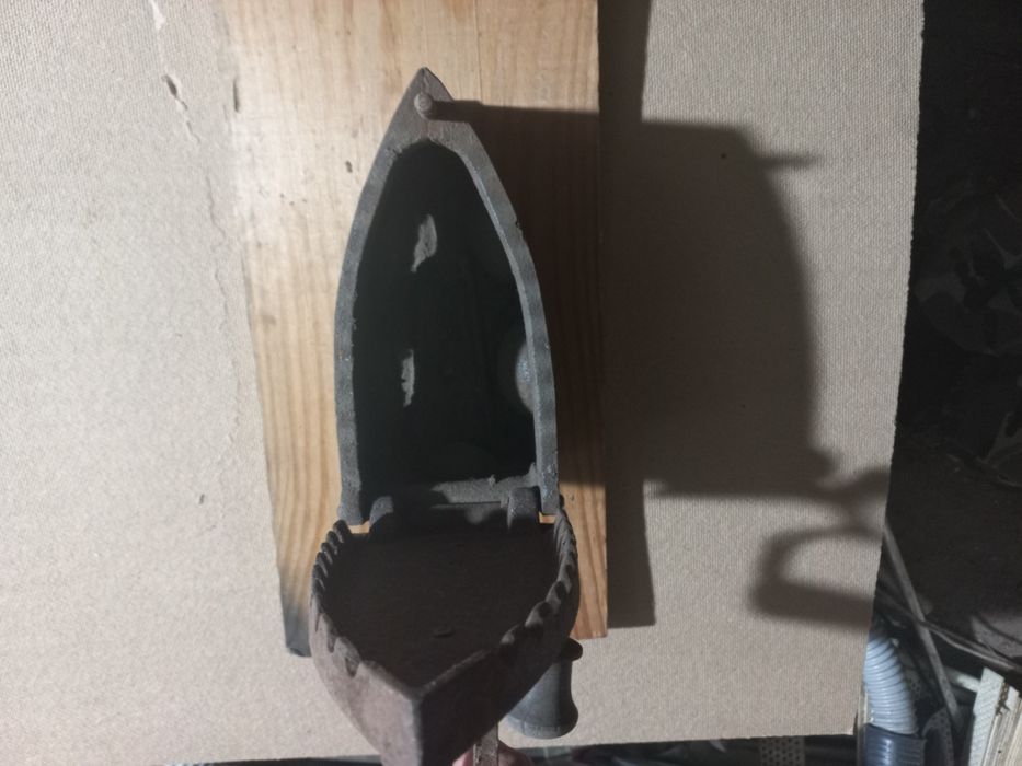 Праска утюг антикварний