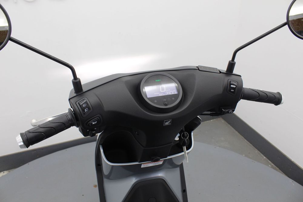 Honda EM-1e електроскутер