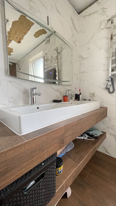 Продається будинок в мальовничій місцевості.Басейн.Сауна.Річка.