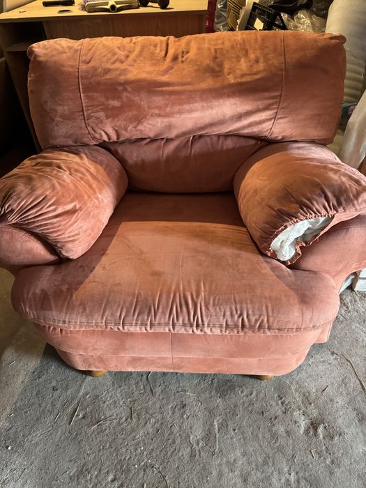 Диван і два крісла