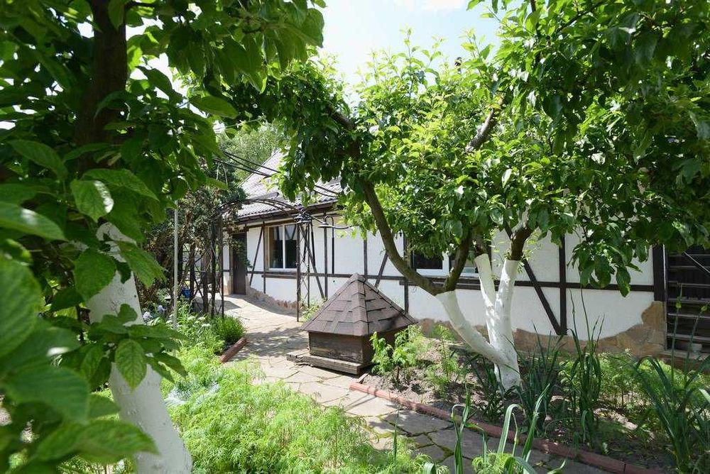 Центр Ірпеня будинок 200м², 9 соток, ЛАНДШАФТНИЙ ДИЗАЙН, ОЗЕРО