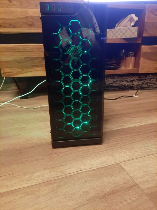Pc Gamingowy GTX  1650 super i5 9400f 6rdzeni 16Ram DDR4 ledy wifi 250GB SSD HDD 1TB
