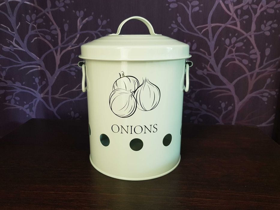 Ємність (банка, контейнер, відро) для зберігання цибулі