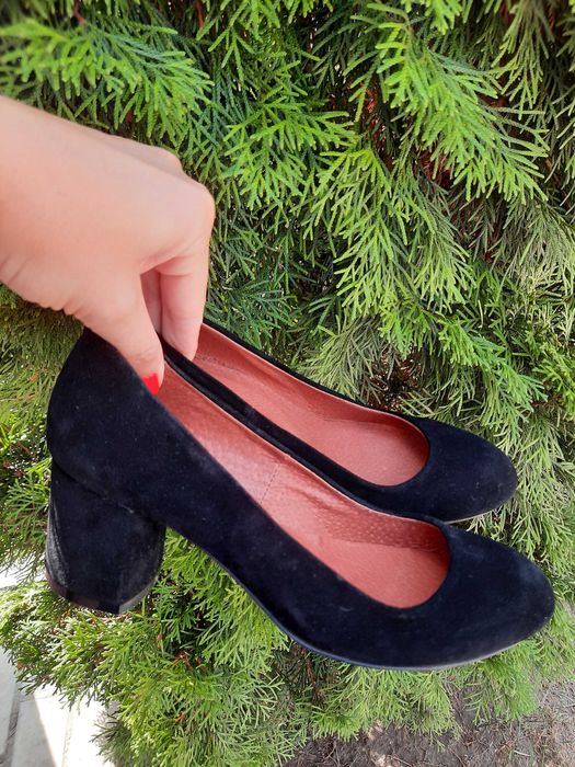 Классические замшевый туфли на удобном каблуке 6см