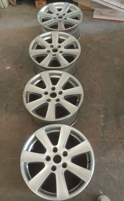 Dwa rodzaje felg .Aluminiowe felgi 17 cali 5/120 BMW ,OPEL.