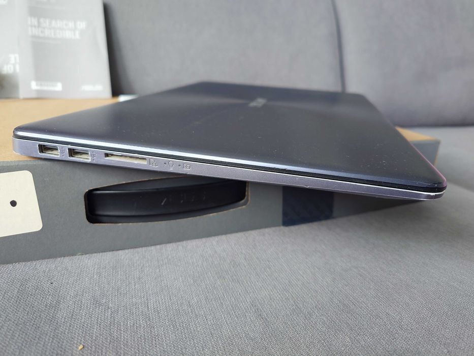 Laptop ASUS R520U