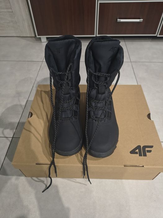 Śniegowe z ociepliną Primaloft i membraną NeoDry