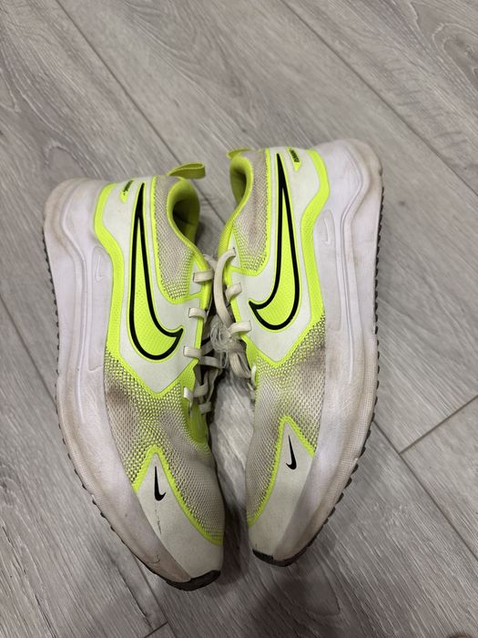 Спортивні кросівки nike