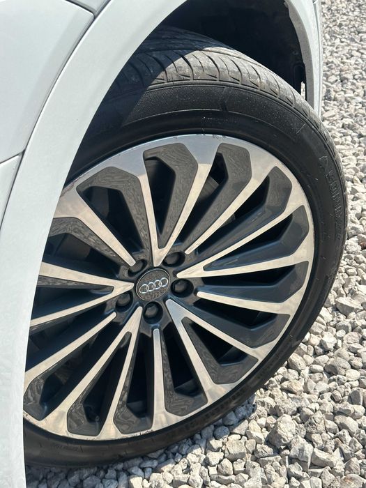 Продам Audi e-tron Prestige 2019 рік можлива розстрочка,кредит,обмін!