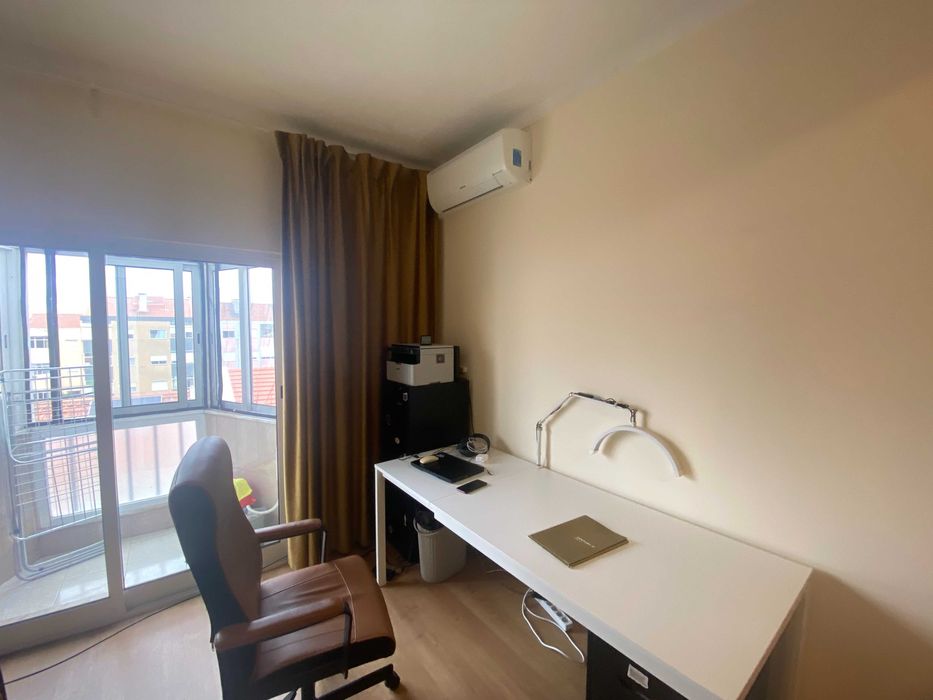 Venda-se um apartamento em Barreiro — Alto Do Seixalinho, Santo André E Verderena, Setúbal