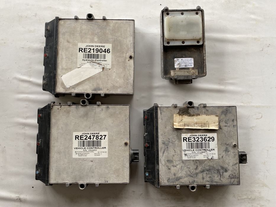 Продам Блоки управління John Deere RE219046