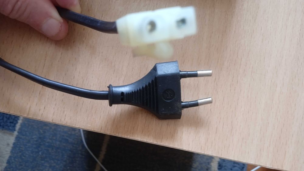 Зарядное устройство  Battery Charger OH-66054DB 12V 2000mA