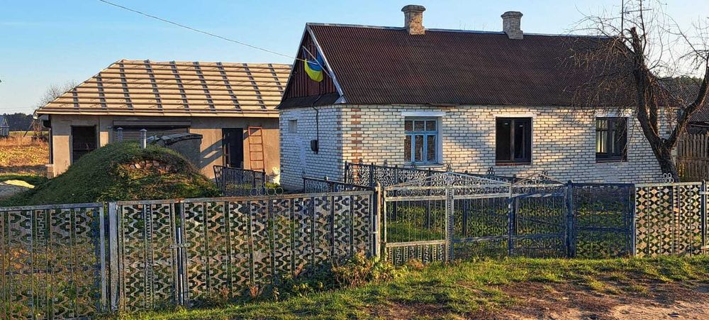 Будинок 25 км від Луцька