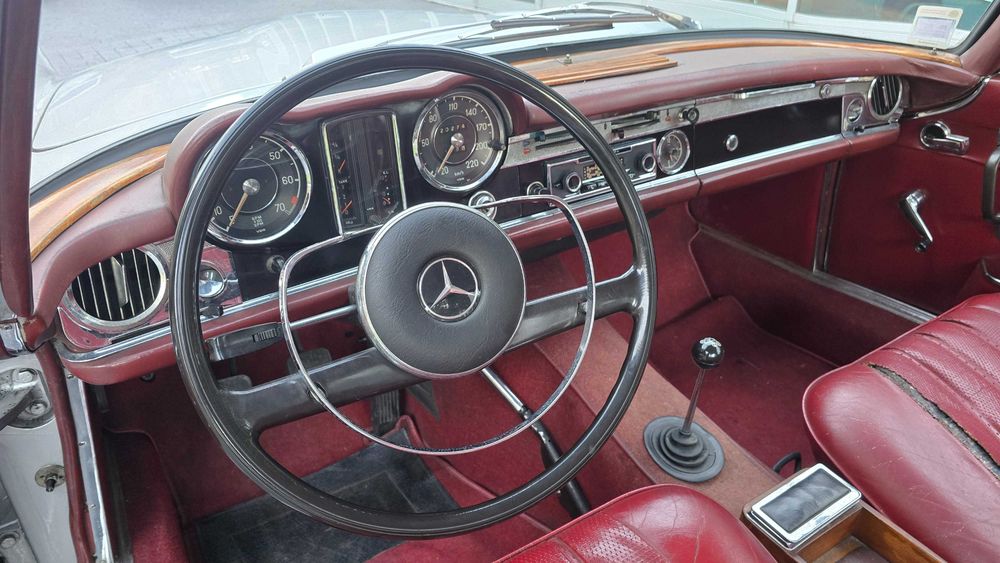 Mercedes-Benz 230SL W113 Pagode 1964 Classico registado en Portugal