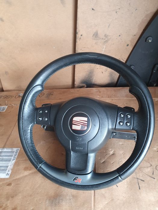 Volante Seat Leon 1P DSG (PATILHAS)