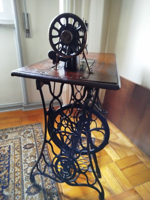 Máquina Singer de 1909 totalmente funcional. Ideal coleção ou decoraçã
