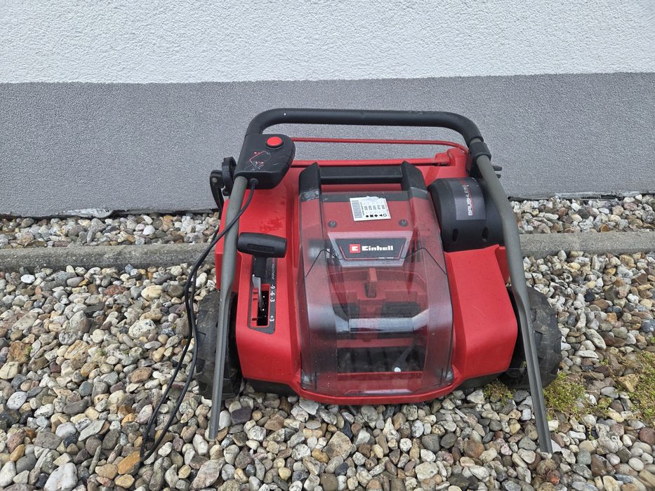 Uszkodzony wertykulator Einhell na części