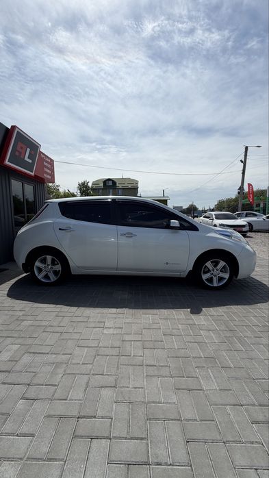 Nissan Leaf Ніссан Ліф 2017 р 24кВт 130 км Тепловий НАСОС Webasta Вебаста
