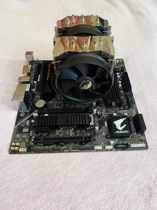 Комплект gigabyte b450 + ryzen 7 2700x