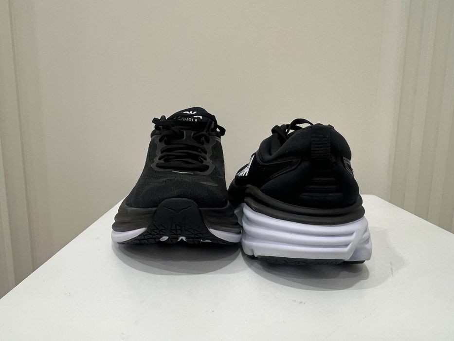 Кросівки Hoka Bondi 8