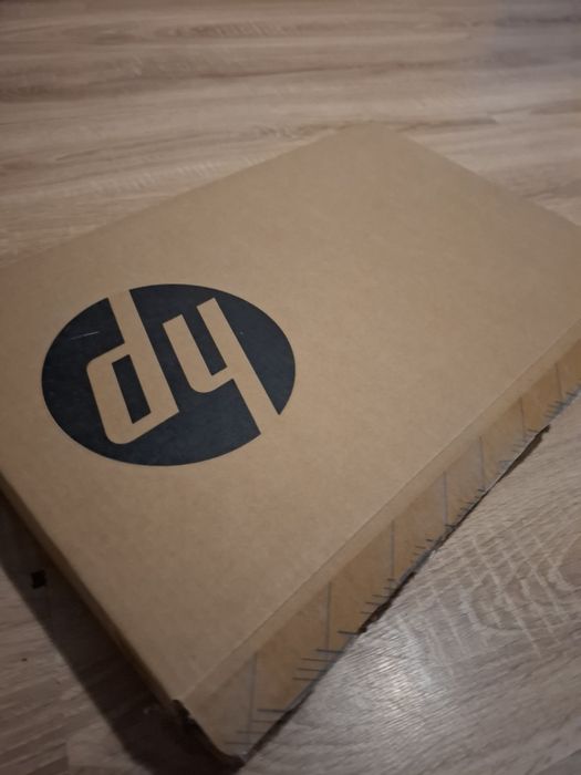 Sprzedam laptop hp 250 G8