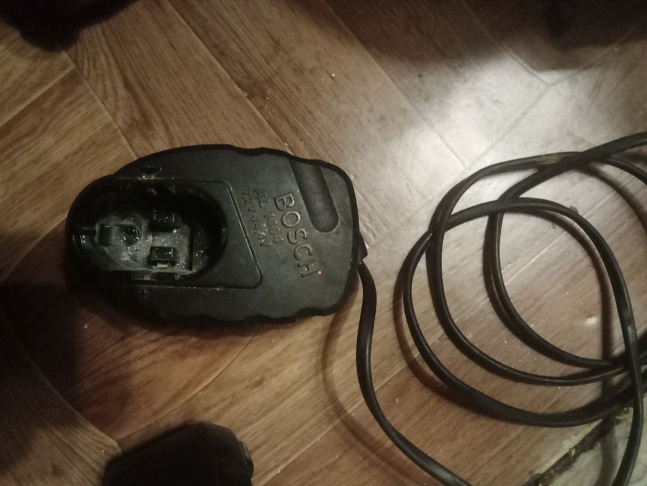 Продам подзарядку и акамулятор для шуруповерта