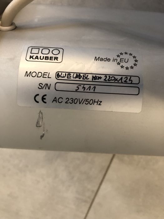 Ekran do projektora Kauber Blue label 220x124