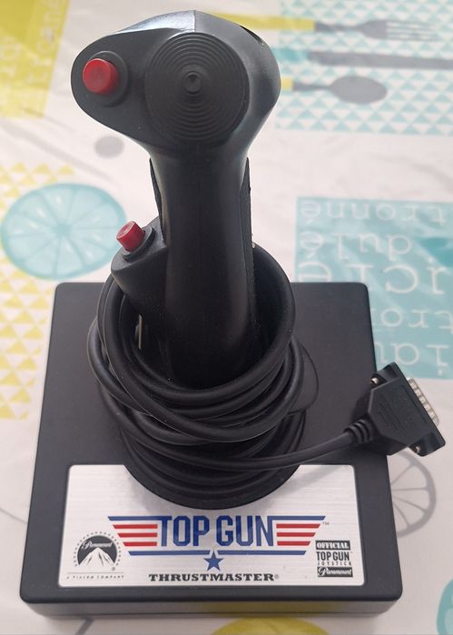 Thrustmaster Top Gun Joystick Voo para PC - Não Testado