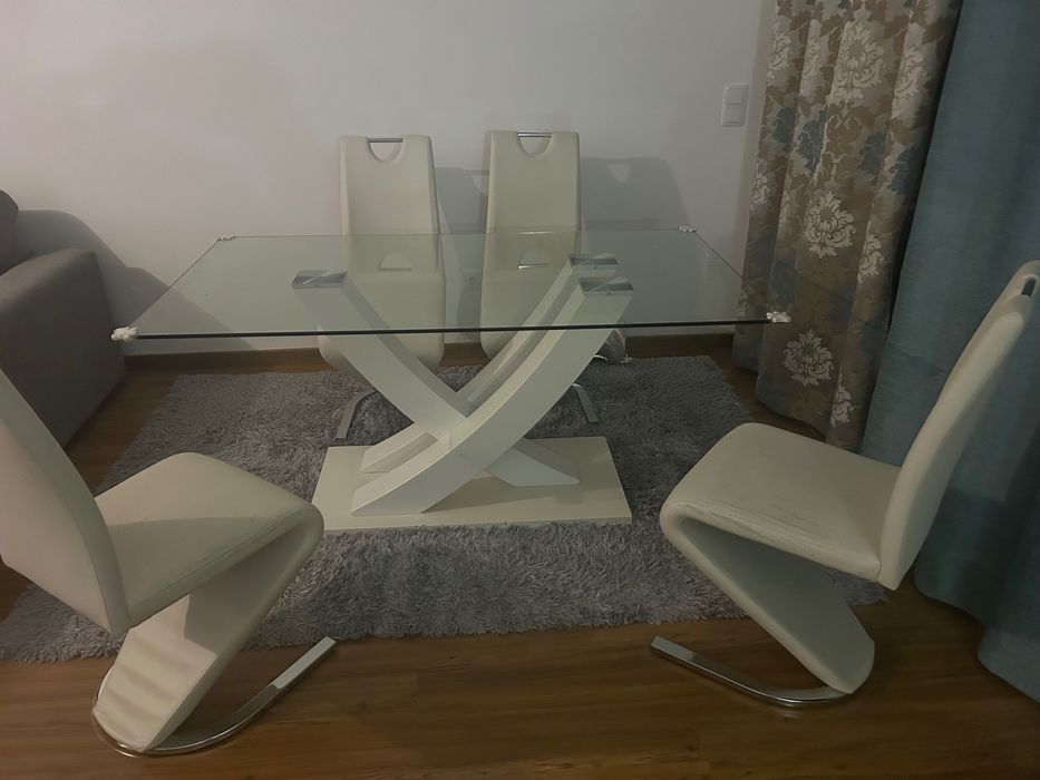 Mesa de vidro de Sala com cadeiras