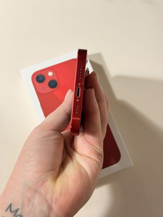 iPhone 13 red 256гб