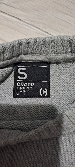 Szary sweter Cropp