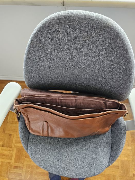 Mala Fóssil em pele