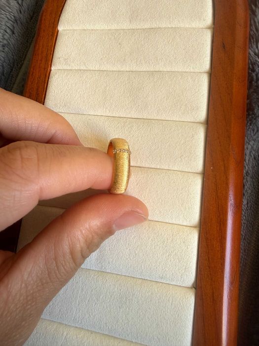 Anel Largo em Prata 925 Dourada Escovada – Par Empilhável ring 17.3mm