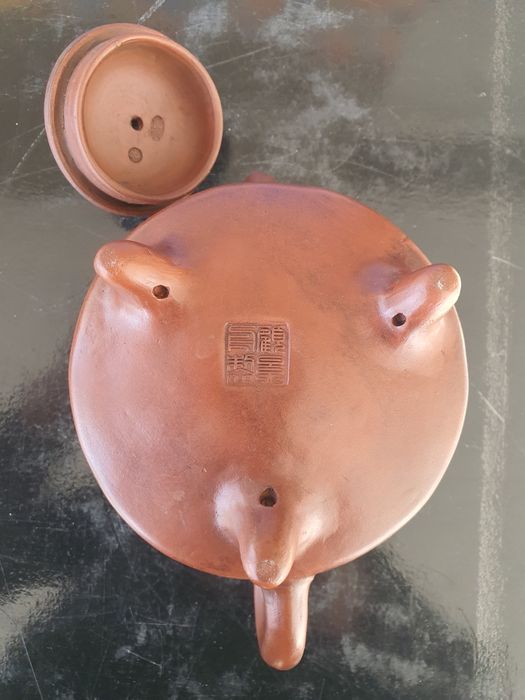 Чайник исинская глина 100% ручная работа редкий , коллекционный