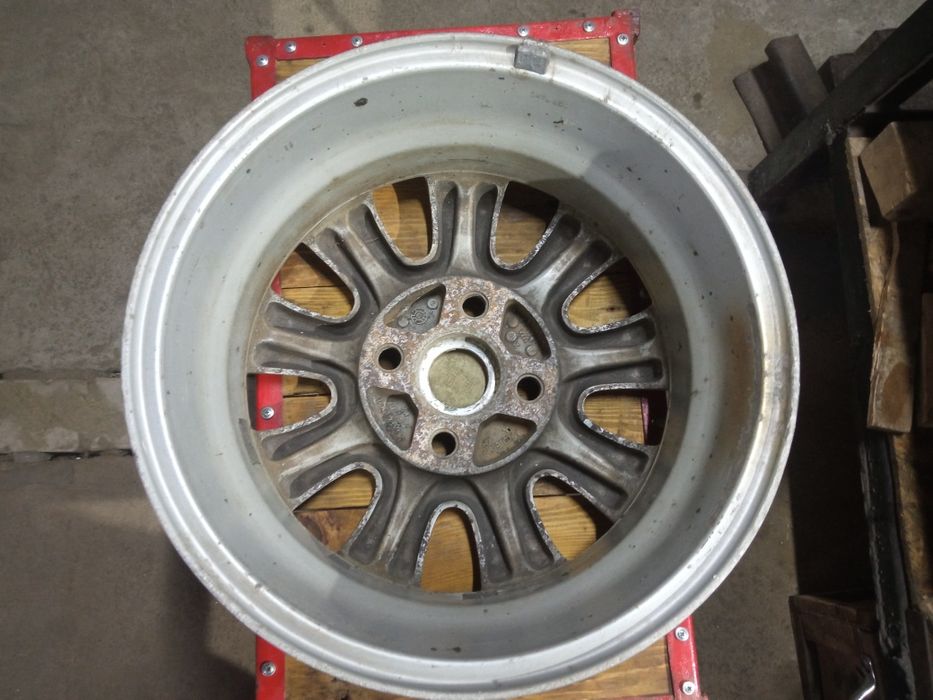 Диск Mitsubishi Carisma R15