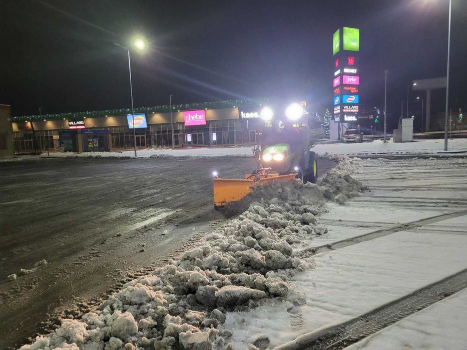 Odśnieżanie, zimowe utrzymanie terenu, koszenie, sprzątanie obiektów.