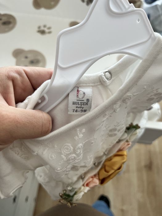 Sprzedam biala sukienke rozmiar 74