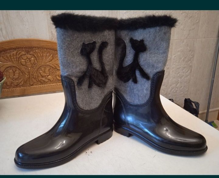 Сапоги рез-е,мех внутри+разные зимн.сапоги натур.кожа/мех р.37
