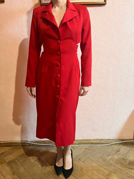 Сукня міді червона