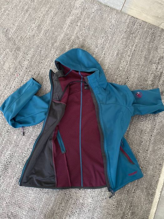 Жіноча куртка Mammut