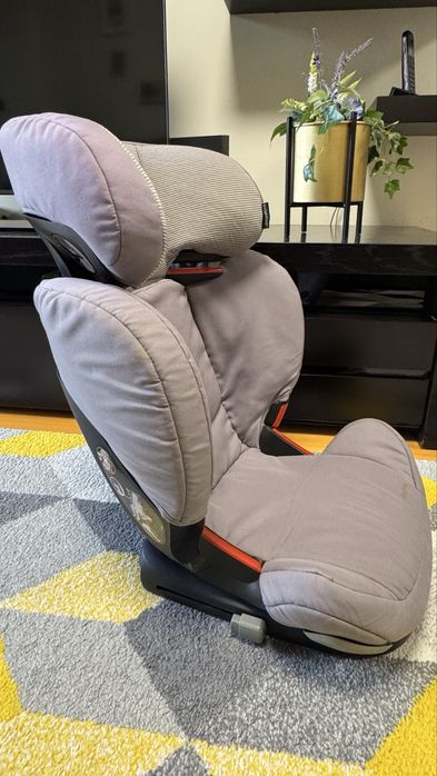 Cadeira Auto Maxi-Cosi RodiFix – Muito Bom Estado