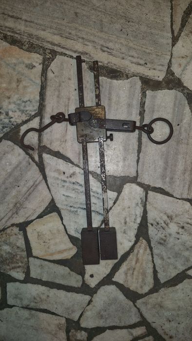 Waga zabytkowa ręczna