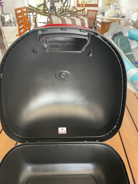 Задній кофр для мотоцикла