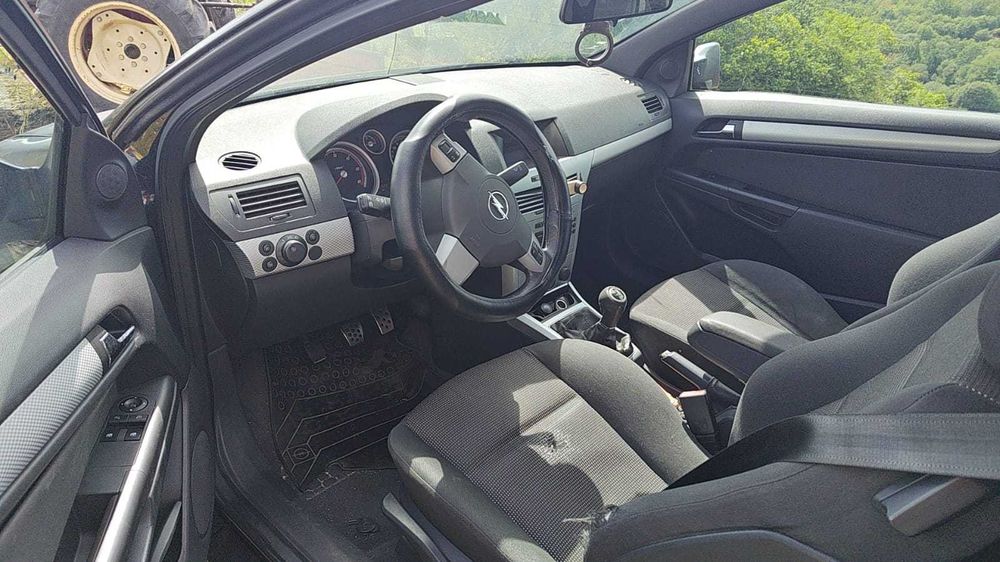 Opel Astra GTC 1.9 CDTi